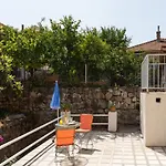 Guest House Bradas
