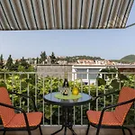 Guest House Bradas