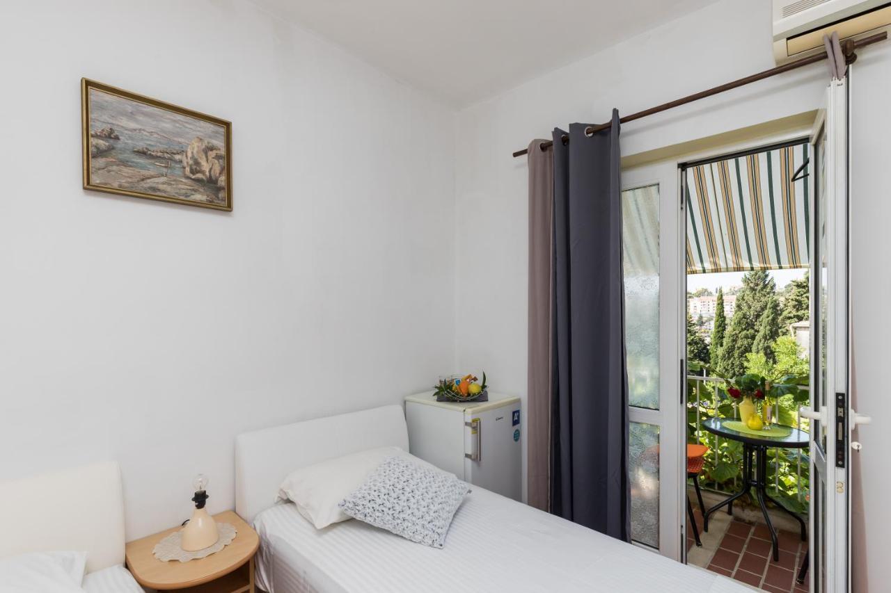 Guest house Bradas